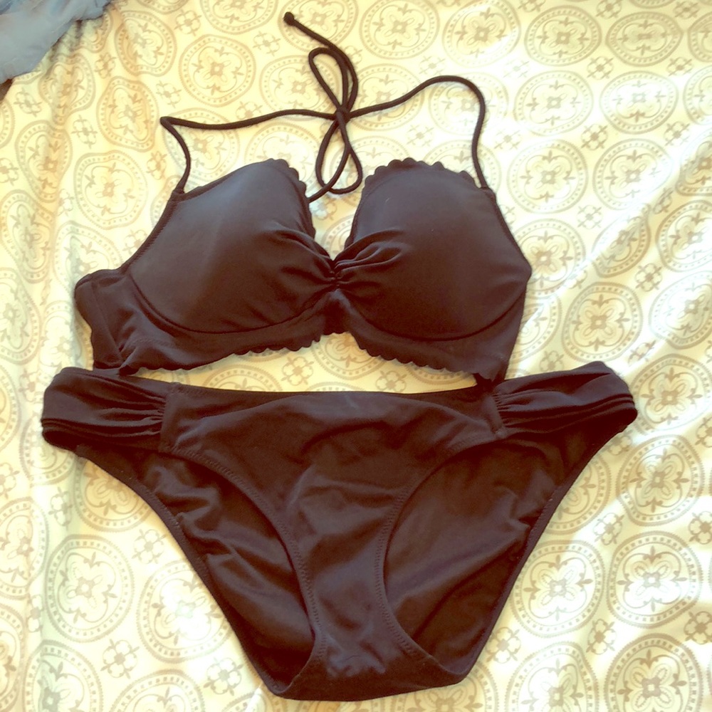 Victoria’s Secret bikini
